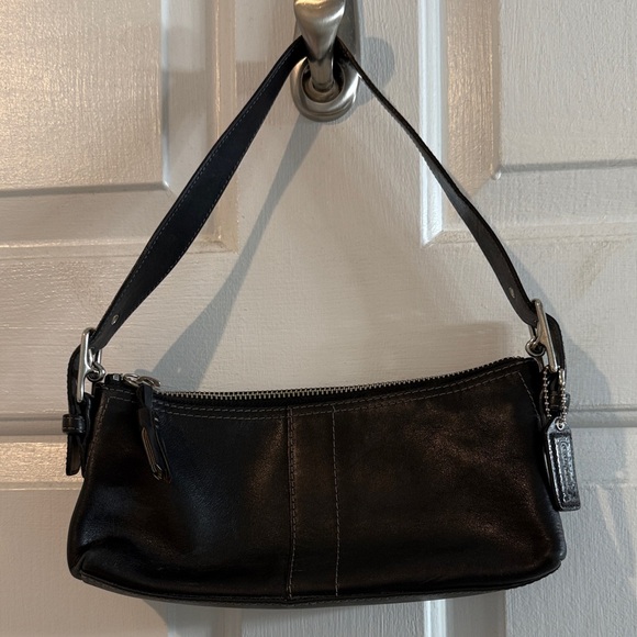 Coach Vintage Black Leather Shoulder Bag - Picture 1 of 9